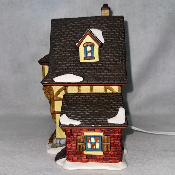 Santa's Workbench Lighted Porcelain House - Calico Cat Toy Shop Christmas 1999 - Picture 4 of 7